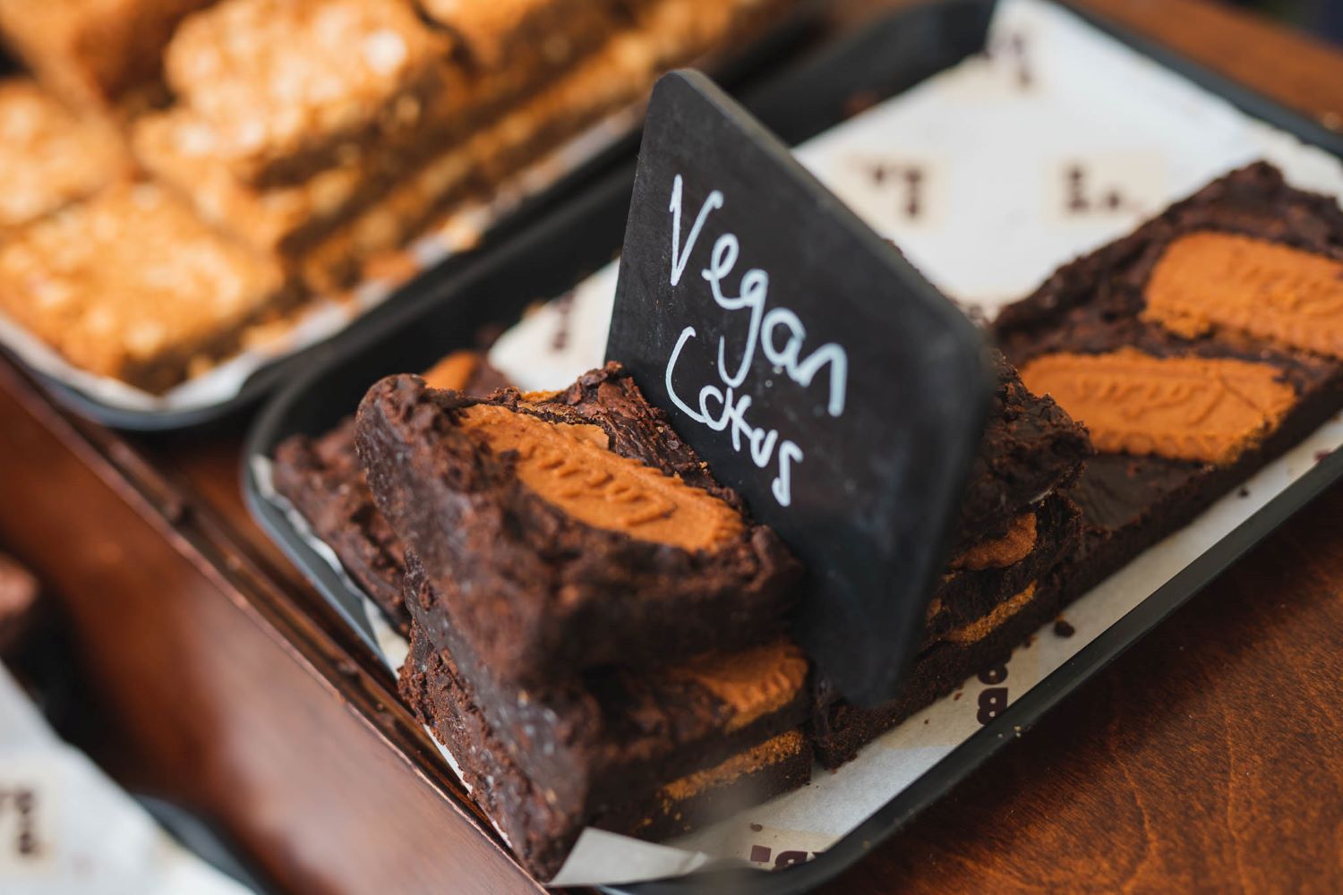 Delicious Vegan Lotus Cake 